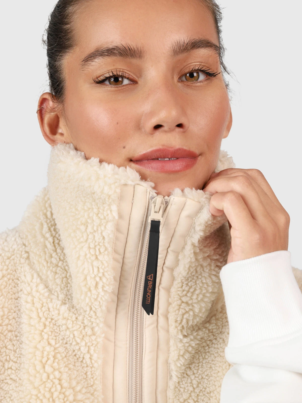 Brunotti Marie Women Teddy Fleece Bodywarmer | Canvas - Image 2